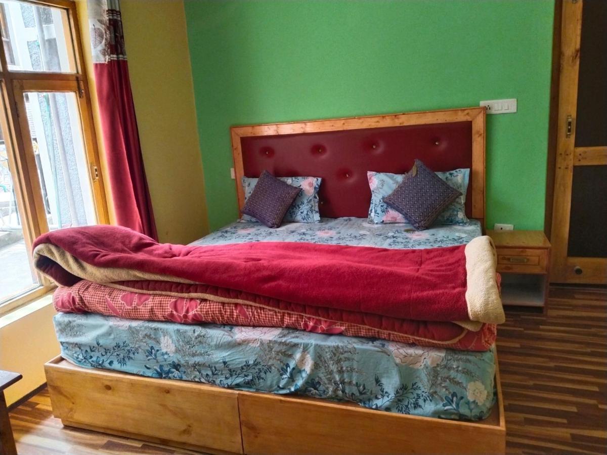 Noor Guest House Leh Esterno foto