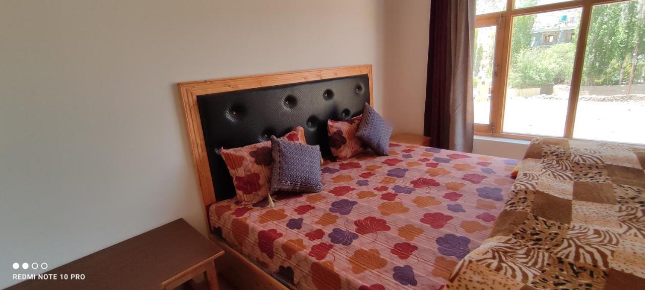 Noor Guest House Leh Esterno foto